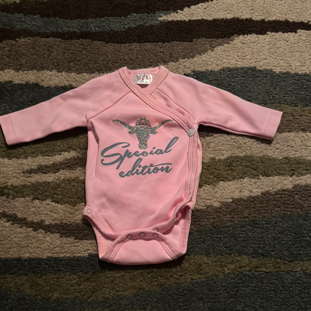 Special Edition Pink Baby Onesie Texas longhorns 0-3 month